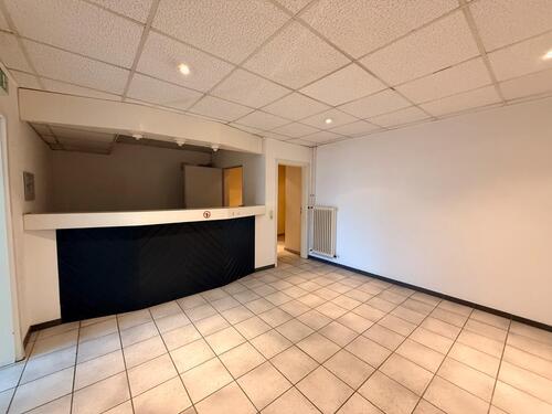 Foto - Großzügige 450 qm Praxisfläche mit Schwimmbecken und Behandlungsr