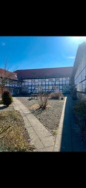 Foto - Kernsanierte 3-Zi. EG-Wohnung mit eigenem Garten im Vierseitenhof