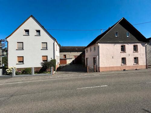 Foto - Bauernhaus mit großem Grundstück, Scheune & Entwicklungspotenzial