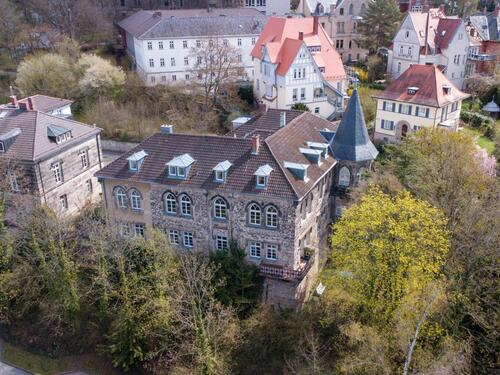 Foto - Helle 3-Zimmer-Wohnung im sanierten Denkmalhaus mit Blick ins Grüne & Garagenstellplatz