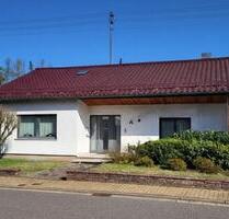 Freistehendes Massivhaus mit großem Grundstück, Wintergarten - Wadern
