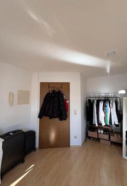 Foto - 1 Zimmer Dachgeschoßwohnung zur Miete in Halle (Saale)