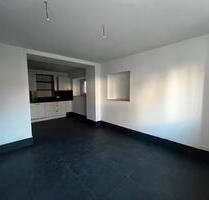 Zentrale 3-Zimmer-Wohnung am Burg Giebichenstein Nähe Riveufer - Halle (Saale) Büschdorf