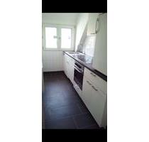 Gepflegte 2-Raum-DG-Wohnung mit Einbauküche - Remscheid