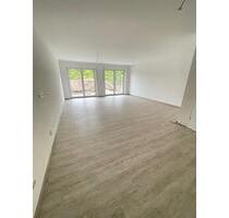 ! Modernes Reihenhaus mit viel Platz ** Effiziente Bauweise ** mit Garage * Provisionsfrei - Mantel