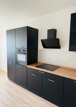 Foto - Frisch renovierte 2-Raum-Wohnung mit Balkon & Einbauküche