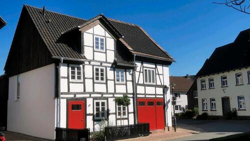 Foto - Kernsaniertes Fachwerkhaus mit besonderer Architektur ca.150 m2