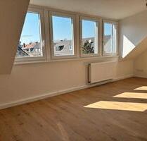 Wunderschöne, umfassend sanierte DG-Wohnung in Mörsenbroich - Düsseldorf Stadtbezirk 6