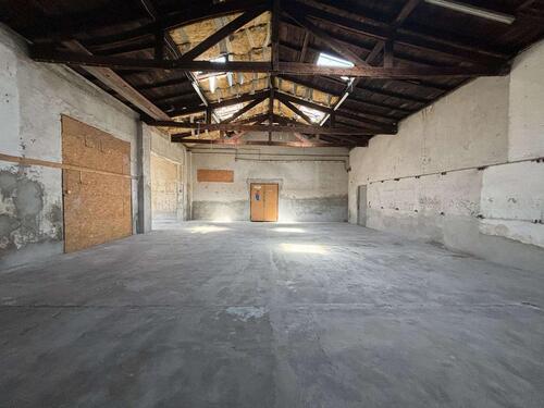 Foto - Großzügige Lagerhalle im EG mit kleiner Rampe in Berlin Tempelhof zur Miete