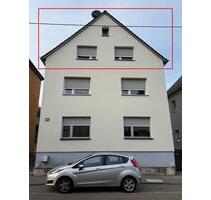 Renovierte 3-Zi.-DG-Wohnung in Stuttgart-Stammheim