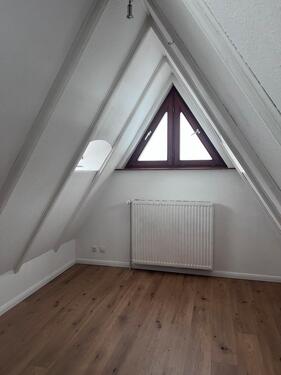 Foto - 1 Zimmer Dachgeschoßwohnung zur Miete in Hamburg