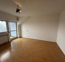 Helle 3-Zi Dachgeschoss-WHG mit Südbalkon & Stellplatz, TOP Lage - Straubing