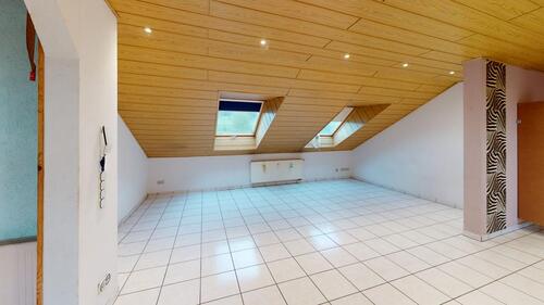 Foto - Lichtdurchflutete und geräumige 3 Zimmer-Wohnung sofort frei