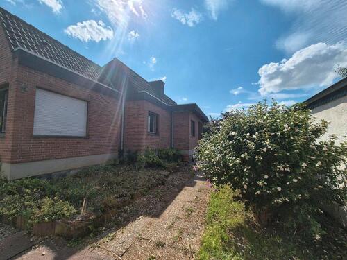 Foto - Sanierungsobjekt - freistehendes EinfamilienhausBungalow