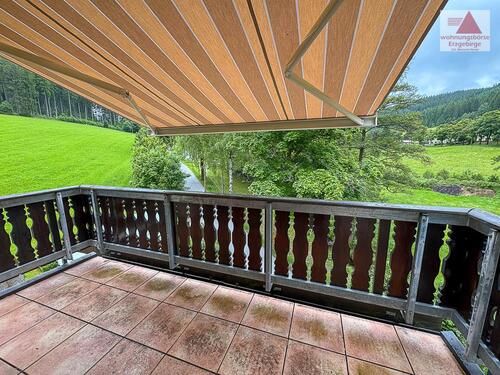 Foto - Traumhafte 3-Raum-Wohnung mit Balkon und Einbauküche im Grünen mit neuen Fußböden!