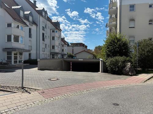Foto - PKW Stellplatz in gepflegter TG Anlage in Lauf an der Pegnitz