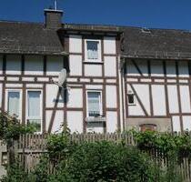 WohnhausFachwerkhaus mit Scheune in ruhiger Ortsrandlage - Dietzhölztal