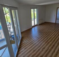 3 Raum-Whg. 1.OG frei, renoviert, bezugsfähig Balkon + TG Platz - Schkeuditz