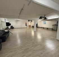 Tanz Raum zu mieten - 20,00 EUR Kaltmiete, in Oberhausen (PLZ: 46047) Borbeck