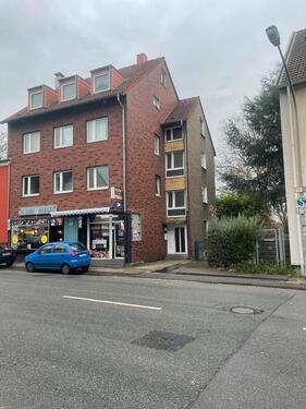 Foto - Mehrfamilienhaus mit 7 Wohnungen und zwei kleinen Geschäften