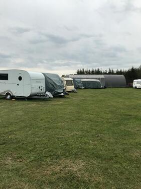 Foto - Stellplatz für Wohnwagen Außenstellplatz