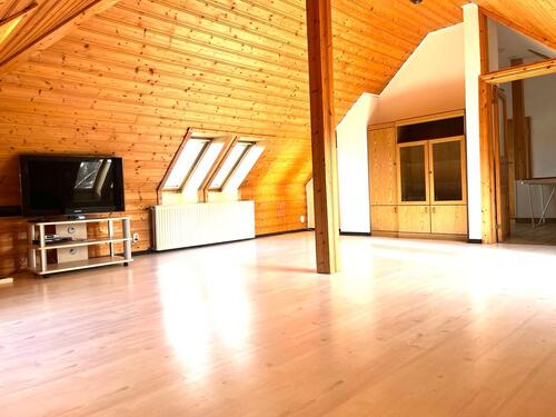 Foto - Gemütliche 2,5 Zi DG-Wohnung mit tollem Ausblick