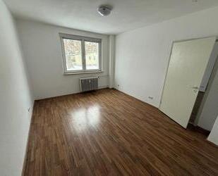 Gepflegte 4-Zimmer-Wohnung mit Balkon | 75 m² | Erdgeschoss | ruhige Lage - Leuna