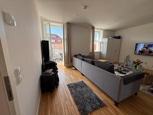 Foto - Große Zimmer Vermieten - 700,00&nbsp;EUR Kaltmiete, ca.&nbsp; 50,00&nbsp;m&sup2;