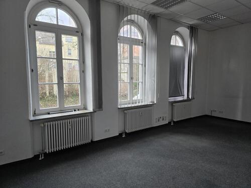 Foto - Ansprechende Bürofläche am Rande der Hofer Altstadt - repräsentative Umgebung - ca. 64 m² Gesamtfläche - optional 2 Stellplätze gegen Aufpreis möglich