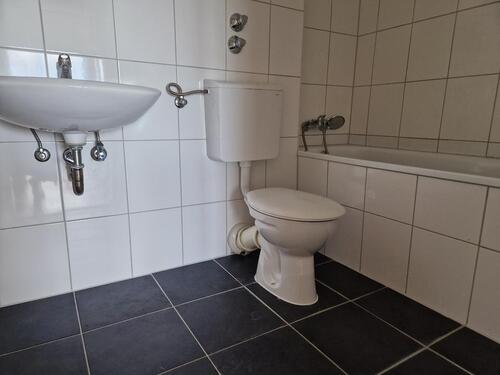 Foto - Einzug nach Renovierung! 4-Zimmer-Wohnung für Familien!