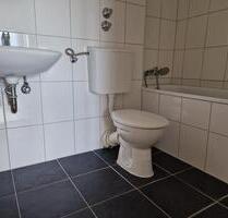 Einzug nach Renovierung! 4-Zimmer-Wohnung für Familien! - Köln Porz