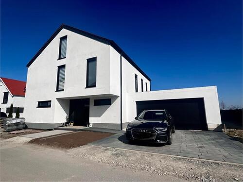 Foto - Einfamilienhaus mit Doppelgarage
