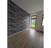 3-Zimmer-Wohnung im EG mit Balkon & eigenem Eingang – Denkmalobjekt, idealer Preis - Chemnitz Hilbersdorf