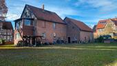 Foto - Großzügiges Zweifamilienhaus mit schönem Grundstück