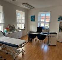 Praxisraum - 680,00&nbsp;EUR Kaltmiete, ca.&nbsp; 25,00&nbsp;m&sup2; in Aschheim (PLZ: 85609)