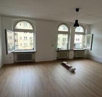 riesiges WG-Zimmer - Hell, hohe Decken, zentrale Lage, Uni um die - Kassel Fasanenhof