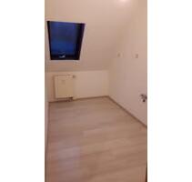 Dachgeschosswohnung - 270,00 EUR Kaltmiete, in Weida (PLZ: 07570)