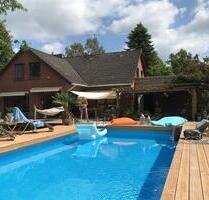 Zweifamilien Traumhaus mit Pool & Kamin & Fitnessraum - ohne Makl - Krummesse