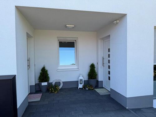 Foto - Modernes Haus A+ mit Einliegerwohnung & Pool, 260qm Wohnfläche