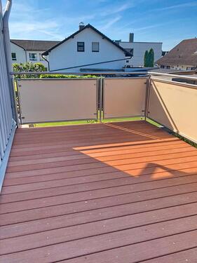 Foto - Ober-Wöllstadt: Schicke, moderne 3,5- Zimmer-Wohnung im 1. OG mit Sonnenbalkon und Garage - top!