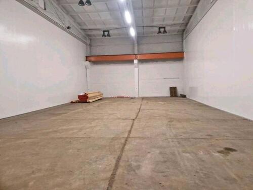 Foto - Lagerhalle, 250 m² - 500,00 EUR Kaltmiete,