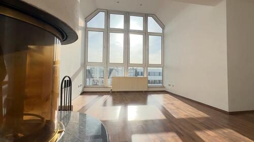 Foto - Helles Dachgeschosswohnung - 2.180,00&nbsp;EUR Kaltmiete, ca.&nbsp; 110,00&nbsp;m&sup2;