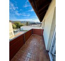 Helle und renovierte 3-Zimmer-Wohnung mit Balkon & Einbauküche - Bad Pyrmont