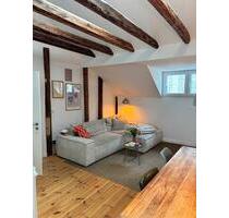 Lichtdurchflutete Dachgeschosswohnung in Ruhrort - Duisburg Laar