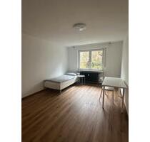 Großes WG Zimmer in S-Vaihingen mit perfekter Verkehrsanbindung! - Stuttgart Großes WG Zimmer in S-Vaihingen mit perfekter Verkehrsanbindung! - Stuttgart