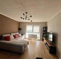 Frisch sanierte 3 Zimmerwohnung zu vermieten - Nittendorf