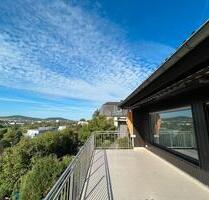 **Großzügiges renoviertes Einfamilienwohnhaus mit schönem Fernblick in attraktiver Wohnlage** - Gelnhausen