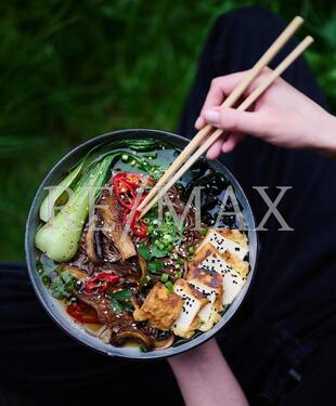 Foto - Zu übernehmen: Etabliertes Restaurant mit geräumiger Terrasse in gut angebundener Hünstetter Lage
