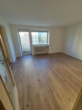 Foto - Moderne 1-Zimmer-Wohnung (35 m²) – komplett renoviert – Balkon –