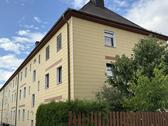 Foto - Frei ab 01.09.: Top-gepflegte 4-Zimmer-Wohnung in zentraler Lage (1. OG) - mit neuer Elektrik, EBK und PKW-Stellplatz - unweit Klinikum